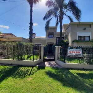 SE VENDE EXCELENTE PROPIEDAD Ubicación: Calle Chaco N° 425 (Barrio la Florida)