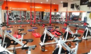 Salón de bicicletas estáticas y fitness en gimnasio, fondo de comercio en venta en Lavalleja 816, Jesús María.