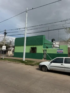 Local en venta actualmente funcionando como forrajería en Jesús María, Córdoba.
